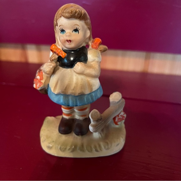 Source Unknown Other - 💚Hand-painted girl figurine